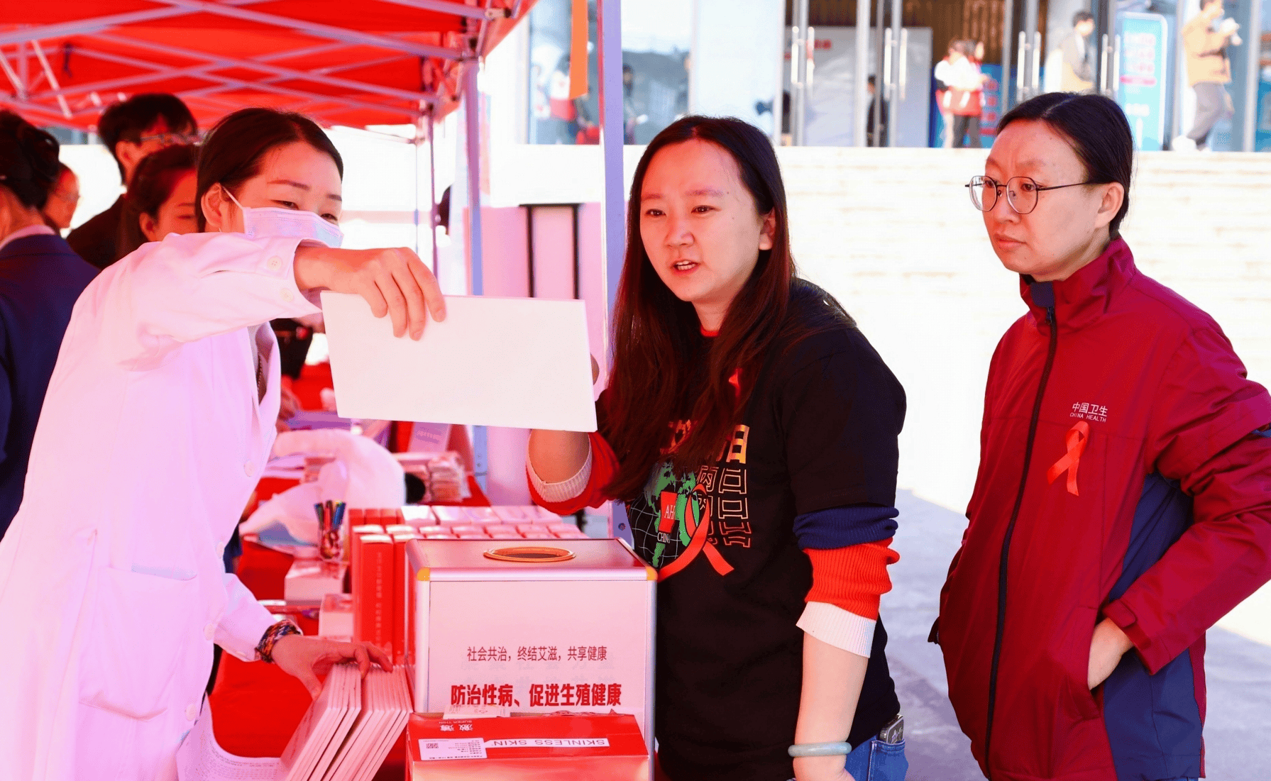 广东1-10月新增艾滋病病毒感染者及病人6990例,同比减少7.0%