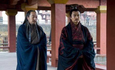 三国中他比曹操更奸诈，比刘备更会“装”，比诸葛亮更聪明