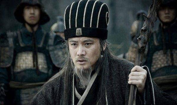 三国中他比曹操更奸诈，比刘备更会“装”，比诸葛亮更聪明