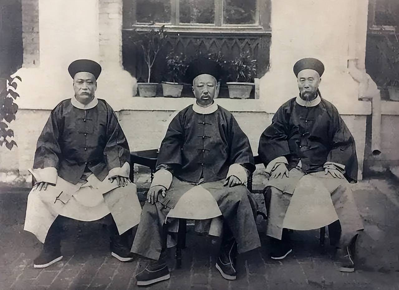 清朝官员退休工资，每年仅50两白银，换算成现在的人民币值多少？