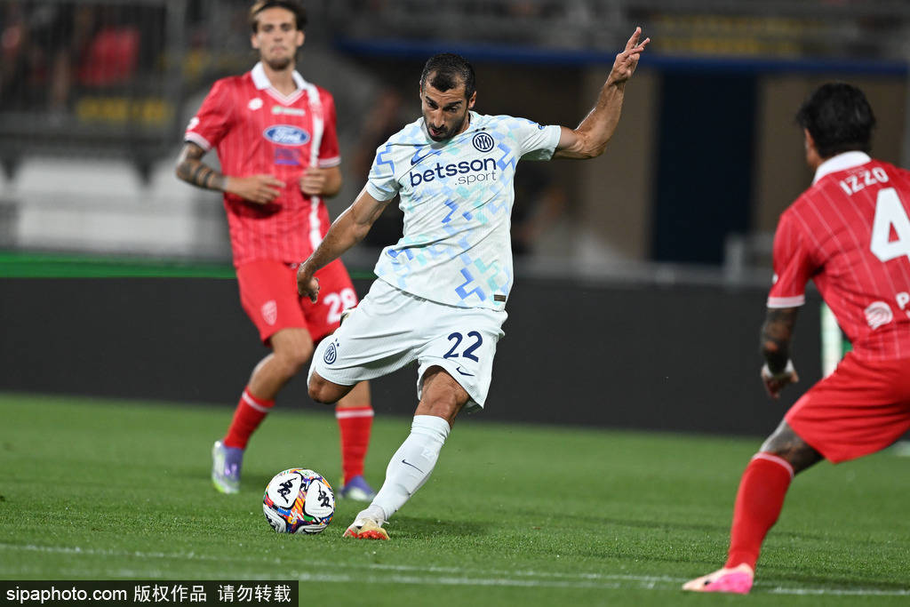 苏西奇在国米的崛起:姆希塔良的帮助与蓝黑军团的精神传承