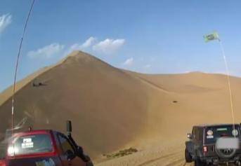 网红“固原二狗”玩沙漠越野时身亡 知情人:有视频显示车辆出事前或被碰撞