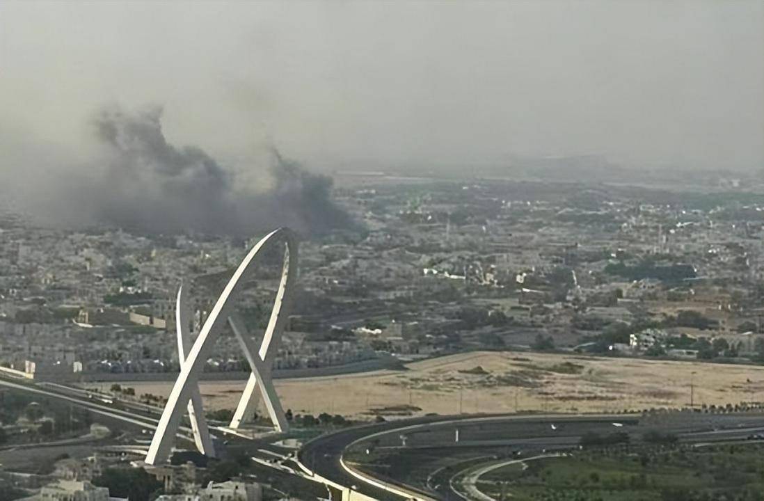 难怪爱国者系统毫无反应！以色列发射空射弹道导弹，从太空砸向哈马斯