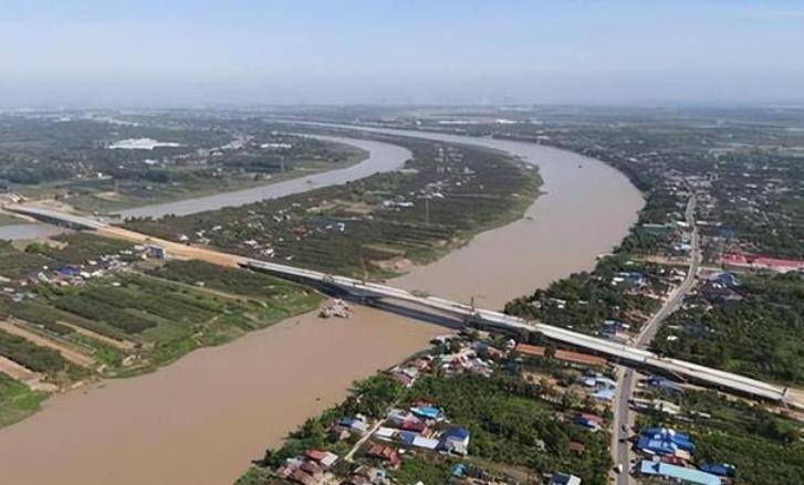 比特币“黑吃黑”牵出美阴谋，柬埔寨动荡中国该如何应对？